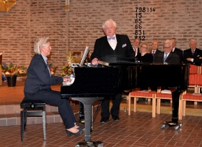 Härligt musikerpar från Enebyberg. Eva Sääf-Wallentin ackompanjerar maken operasångaren Sonny Wallentin som sjunger Francesco Paolo Tosti: Addio.